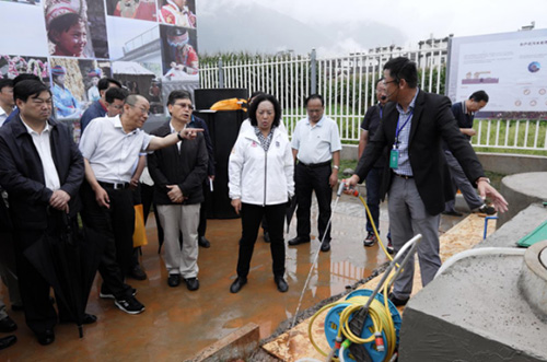 云南十六地州市主管领导参观合续乡镇污水处理站