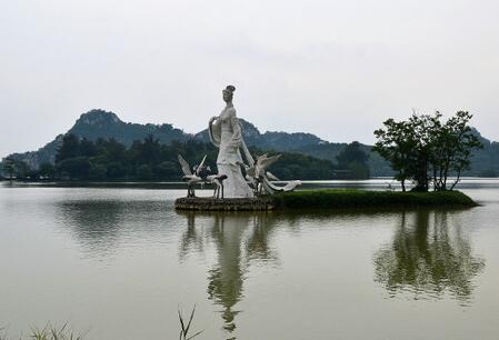 仙女湖关停禁养区养猪场