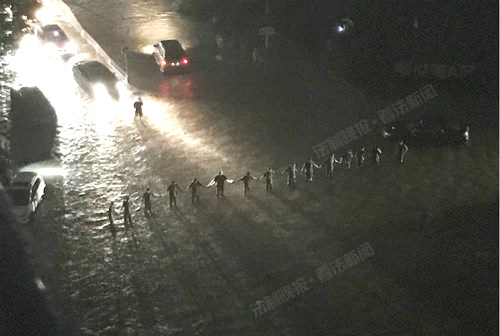 暴雨致长阳第二水厂被淹 逐步恢复供水