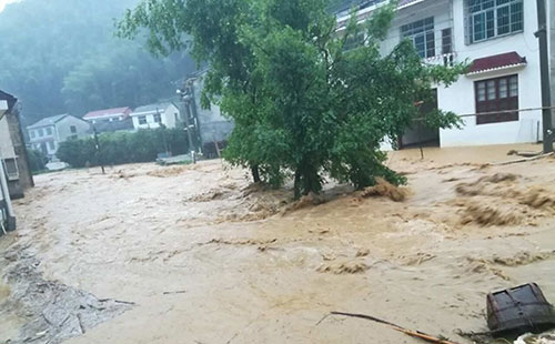 强降雨致湖南22.35万人受灾 平江岳阳最严重