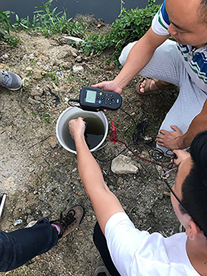 练江治理缓慢 督察组建议汕头市领导与臭水边上老百姓住一起