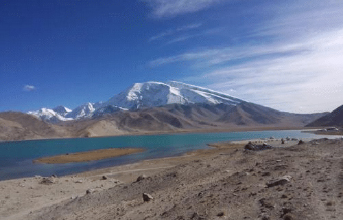 在塔里木盆地地底250米处发现水源 引起世界各国专家的旁观