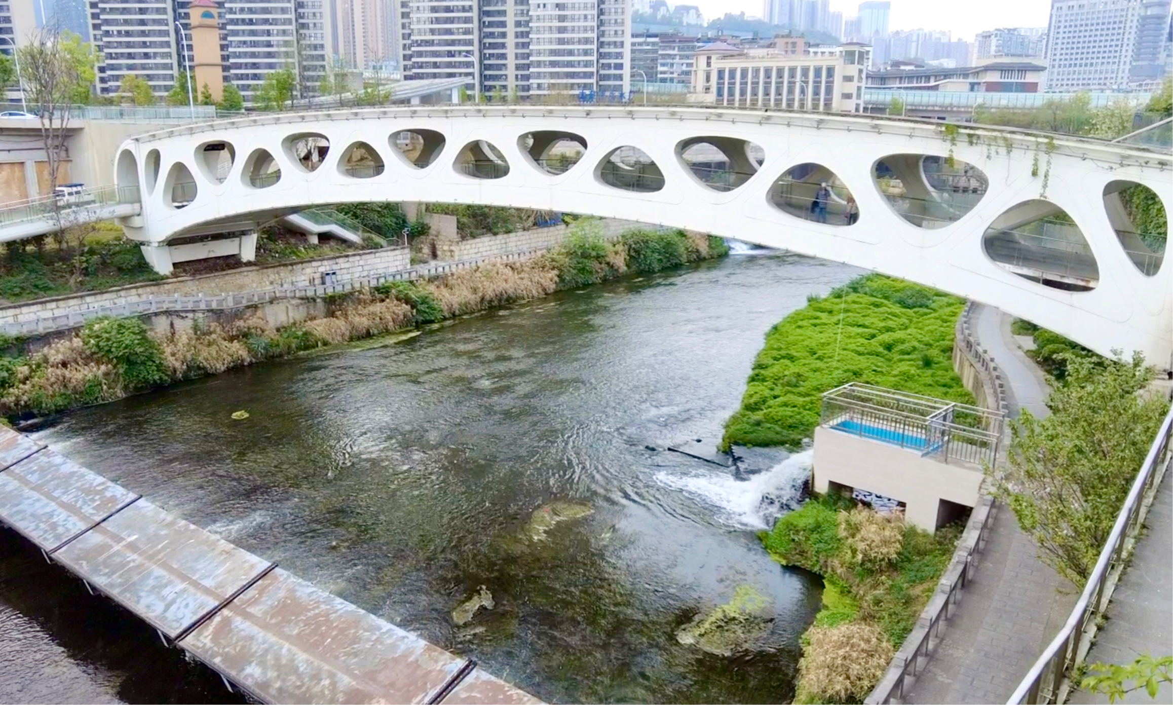 破解大城市治水“大集中、大截排”之困 由公园地下说起