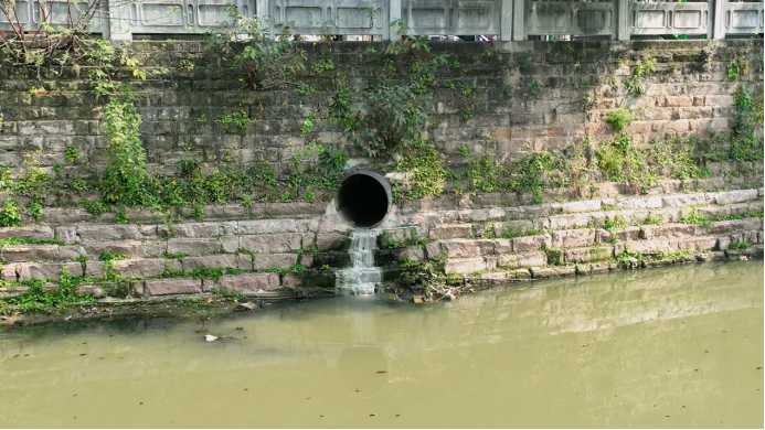 重庆市生活污水处理能力不足 一些地方仍然存在污水溢流问题